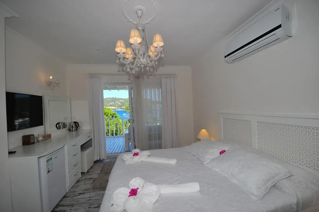 Karianda Hotel Golturkbuku