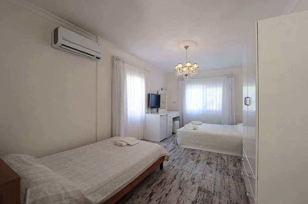 Karianda Hotel Göltürkbükü 0*,