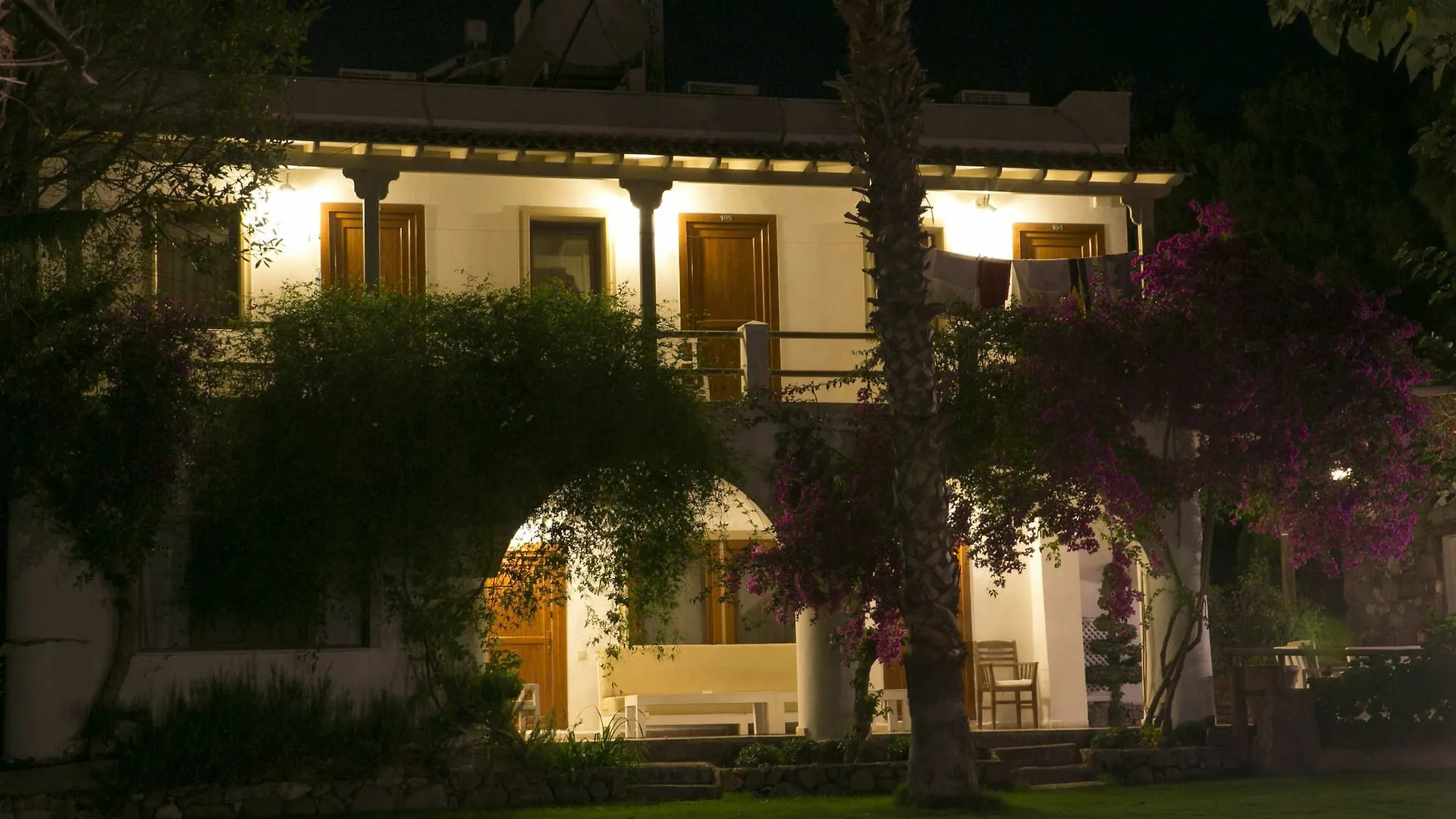 Karianda Hotel Golturkbuku